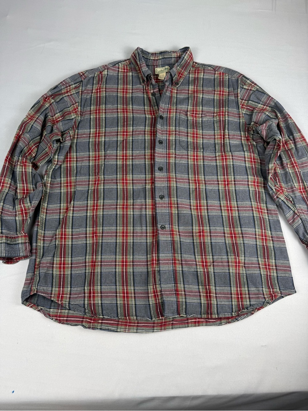 L.L.Bean XL Plaid Flannel Shirt Gray Red Cotton Button Down Outdoor